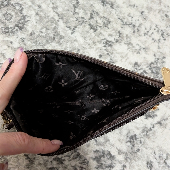 Brown Monogram Womans Clutch - Picture 4 of 6